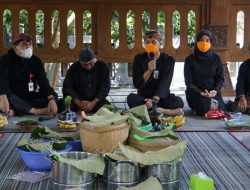 GANJAR KUNJUNGI KAMPUNG SAMIN MINTA LESTARIKAN KEARIFAN LOKAL