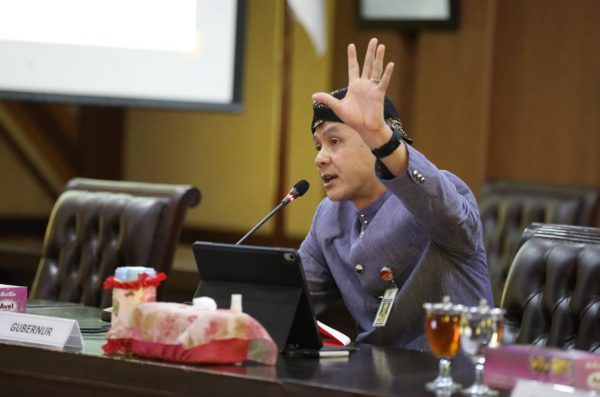 Disampaikannya usai menjadi narasumber pada acara "Ngobrol Penak Sareng Mas Ganjar" dalam rangka memperingati Hari Ibu di Gedung Gradhika Bhakti Praja, Kamis (16/12/2021).