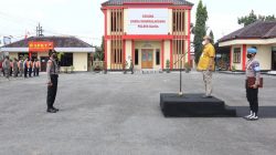 Bupati Blora, Arief Rohman pimpin langsung Apel Bersama Dalam Rangka Pengamanan Malam Tahun Baru 2022 di halaman depan Mapolres Blora, Polda Jawa Tengah, Jum'at (31/12).