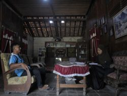 BANTU PROGRAM SID, MAHASISWA KKN IAIN PEKALONGAN RISET DATA DI DESA SIDOMULYO
