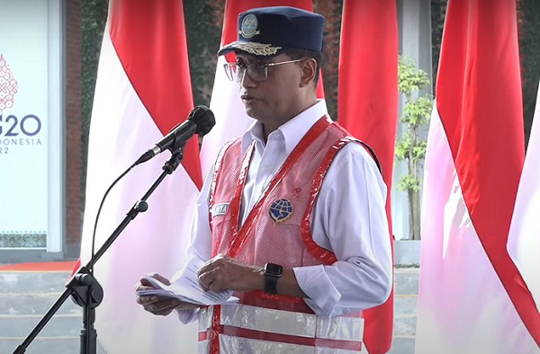 Pagi tadi, Jum'at (17/12/2021), Presiden Joko Widodo ditemani Menteri Perhubungan beserta rombongan meresmikan Bandara Ngloram Blora, Jawa Tengah.