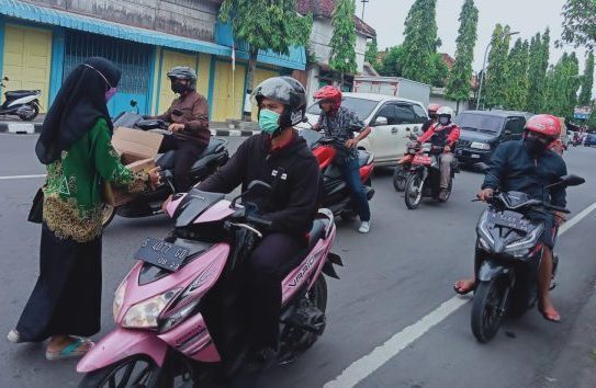 Rabu (8/12/2021), IPNU/IPPNU Blora dan PMII Blora melakukan galang dana peduli korban erupsi gunung semeru. Agenda dilaksanakan dari pagi hingga sore di tiga titik berbeda, di pasar sido makmur, perempatan lalu lintas dan lapangan kridosono.