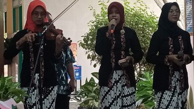 Kepala Kantor Cabang Dinas Pendidikan dan Kebudayaan (DPK) Provinsi Jawa Tengah Wilayah IV, Budi Santoso dalam acara serah terima Kepala SMA 2 Blora, Ia menilai, ada banyak potensi di SMAN 2 Blora.
