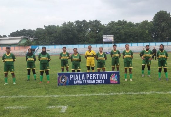 Setelah Persikaba Putri Blora kalah 0-4 melawan kesebelasan Bintang Manis Kebumen di Stadion Wijaya Kusuma, Kabupaten Cilacap, Jumat (14/01) dipastikan gagal melaju ke pertandingan final Piala Pertiwi Jateng 2021-2022.