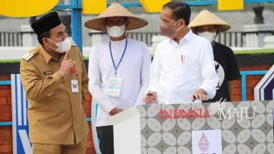 BERTEMU JOKOWI, BUPATI ARIEF SAMPAIKAN PROSES PEMBANGUNAN BENDUNGAN KARANGNONGKO