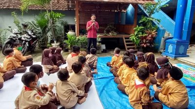 SD Sasmita Edukasi (SE) menggelar Program Kelas Inspiratif yang dilaksanakan selama tahun pelajaran 2021-2022. Pada kesempatan tersebut, para siswa SD SE diberikan pengetahuan tentang Bonsai, Sabtu (15/01).