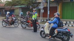 Kapolres Blora AKBP Aan Hardiansyah menekankan kepada seluruh jajaran agar pelayanan prima kepada masyarakat. Salah satunya pelaksanaan pengaturan dan penyebrangan lalu lintas dipagi hari pada daerah yang rawan macet serta kecelakaan lalu lintas.