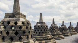 Empat candi di Daerah Istimewa Yogyakarta (DIY), yakni Candi Borobudur, Prambanan, Pawon serta Mendut telah disepakati untuk kembali menjadi tempat peribadatan Kaum Hindu dan Budha.