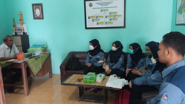 Universitas Muhammadiyah Surakarta (UMS) menerjunkan tujuh mahasiswa Kuliah Kerja Nyata (KKN) guna meningkatkan Sumber Daya Manusia (SDM) di Desa Ngilen, Kecamatan Kunduran, Kabupaten Blora.