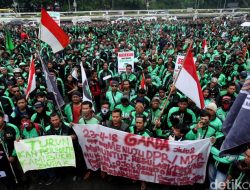 TUNTUT KESEJAHTERAAN, DRIVER OJOL DEMO DIDEPAN KANTOR GUBERNUR