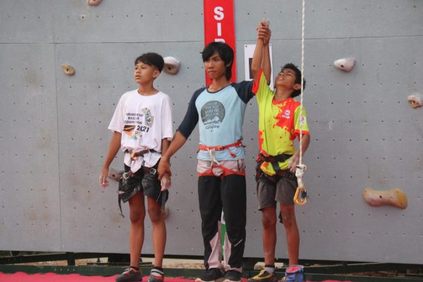 Kejuaraan sirkuit panjat tebing Jawa Tengah Seri I yang diselenggarakan pada 12-13 Maret 2022 di Kabupaten Blora untuk speed climbing. Torehan hasil dari atlet Blora sangat membanggakan, pasalnya para atlet tuan rumah memborong banyak medali.
