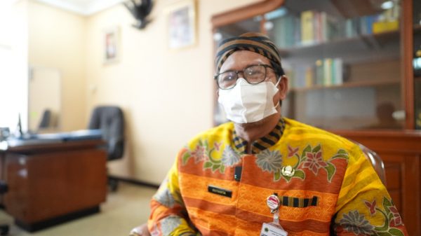 Pemerintah Provinsi (Pemprov) Jawa Tengah gelontorkan ratusan miliyar untuk membantu siswa kurang mampu di Jateng. Bantuan itu diperuntukkan sekolah negeri tingkat menengah atas dan kejuruan, serta sekolah luar biasa.