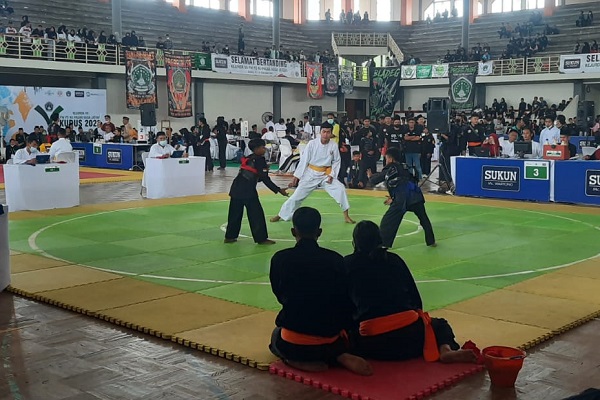 Ribuan pendekar dari Pencak Silat Nahdlatul Ulama (PSNU) Pagar Nusa se-Jawa Tengah mengikuti kejuaraan daerah (Kejurda) yang diselenggarakan di Gor Mustika Blora pada Minggu sampai Selasa (13-15/3) lusa.