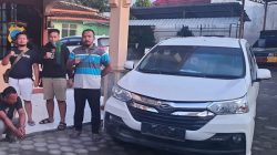 Polisi berhasil mengamankan tersangka kasus penggelapan mobil Xenia, No.Pol K-8379-FN di wilayah Kabupaten Bondowoso, Jawa Timur. Tersangka merupakan Agung Hari Mulyono (51), alamat Jalan Ronggolawe Bangun Asri Rt 001/ Rw 012, Kec Cepu, Kab. Blora.