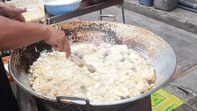 HARGA MINYAK GORENG MENINGKAT DI MUSIM RUWAHAN