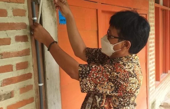 Dinas ESDM Provinsi Jawa Tengah tahun anggaran 2022 salurkan bantuan listrik gratis kepada 435 Sambungan Rumah (SR) warga tidak mampu di Kabupaten Blora. Beberapa kecamatan yang mendapat bantuan meliputi Kecamatan Kunduran, Banjarejo, Japah, Tunjungan, Blora, Jepon, Ngawen, Todanan, Bogorejo, Jiken, Kedungtuban, Sambong, Randublatung, Kradenan dan Jati