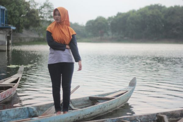 Banyak cara untuk membahagiakan diri sendiri dan orang lain. Salah satunya dengan kegiatan Bakti Sosial (Baksos). Menurutnya berbagi dengan sesama dapat membuat hati tenang dan bahagia. Selain itu dipercaya menarik rizqi dan menambah umur.