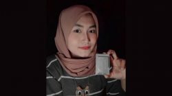 Sekeras apapun logam, bisa diukir sedemikian rupa oleh perempuan satu ini. Dia adalah Tria Puji Susilowati. Gadis cantik lulusan SMK N 1 Kunduran. Gadis kelahiran Blora, 5 November 2002 memang mahir mengoperasikan mesin CNC.