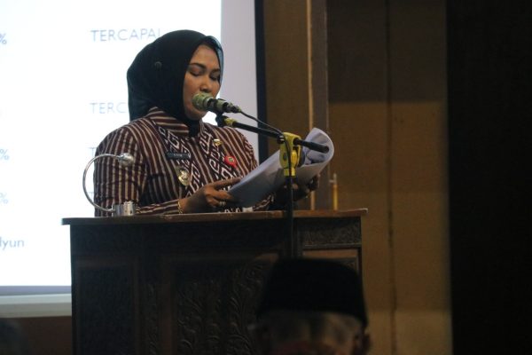 DPRD Kabupaten Blora gelar rapat paripurna penyampaian Laporan Keterangan Pertanggungjawaban (LKPj) Bupati Akhir Tahun Anggaran 2021 pada Kamis (31/3). Bertempat di Kantor DPRD Blora, Bupati Blora Arief Rohman beserta Wakilnya Tri Yuli Setyowati memaparkan laporan tentang ringkasan Anggaran Pendapatan dan Belanja Daerah (APBD) serta Capaian Indikator Kinerja Daerah.