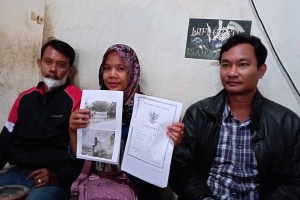 Salah seorang pemilik tanah, Harini (40) warga Dusun Gadu RT 002 RW 005, Desa Gadu, Kecamatan Sambong, Kabupaten Blora buka suara lantaran dianggap menyerobot tanah milik desa. Dalam hal ini adalah tanah Governor Ground (GG) atau tanah negara bebas.