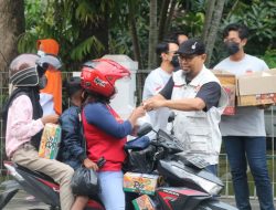 PKS BLORA PERINGATI MILAD KE 20 DENGAN BERBAGI TAKJIL