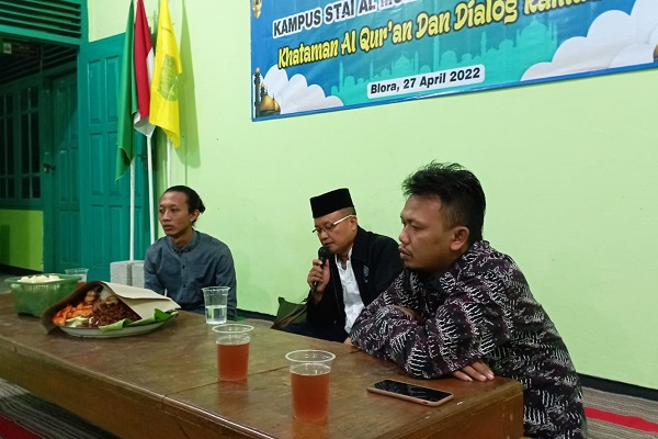 Pengurus Komisariat (PK) Pergerakan Mahasiswa Islam Indonesia (PMII) Sunan Pojok Blora menggelar kegiatan Ramadhan Di Kampus (RDK). Acara ini bertajuk Khataman Al Qur’an dan Dialog Ramadhan.