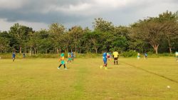 Momen lebaran warga masyarakat Desa Gotputuk, Kecamatan Ngawen, Kabupaten Blora menggelar sepak bola Four Feo Cap 2022 Internal Game Gotputuk FC selama dua hari. Yakni, 4-5 Mei 2022.