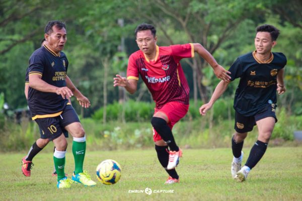 Ajang olahraga sepak bola Four Feo Cap 2022 Internal Game Gotputuk FC di selenggarakan oleh warga Desa Gotputuk, Kecamatan Ngawen, Kabupaten Blora selama dua hari, 4-5 Mei 2022 di lapangan Kelurahan Ngawen.