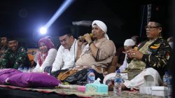 Pemerintah Kabupaten (Pemkab) Blora kembali gelar rutinan Blora Bersholawat bersama Habib Muhammad Syafi'i Alaydrus di Kecamatan Jiken, Senin malam (9/5).