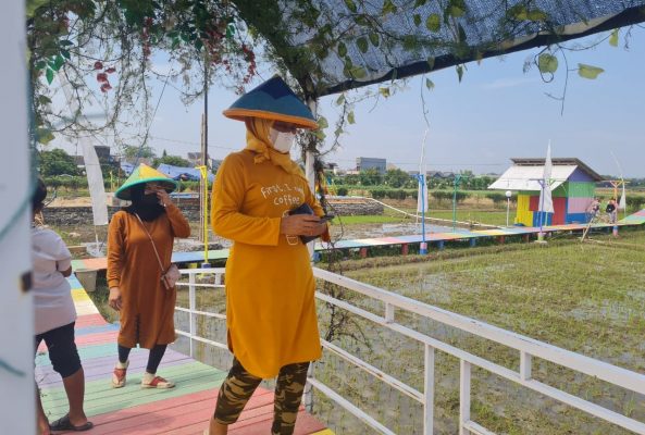 Desa Bojongnangka, Kecamatan Pemalang, Kabupaten Pemalang yang pernah menyandang predikat desa miskin, kini telah berkembang dan memiliki edukasi wisata. Hal itu berkat pendampingan dari Pemerintah Provinsi Jawa Tengah melalui program Satu OPD Satu Desa.