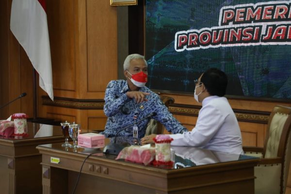 Lebih lanjut, Ganjar meminta setiap daerah bergerak secara intensif untuk memantau PMK. Melihat merebaknya penyakit tersebut di banyak daerah di Jawa Tengah.