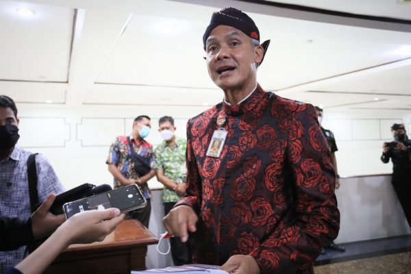 Gubernur Jawa Tengah, Ganjar Pranowo membuat kegiatan sebulan penuh dalam rangka hari lahir Pancasila. Kegiatan bertajuk Bulak Pancasila diawali dengan giat meneguhkan kedaulatan bangsa dengan tema "Pancasila dan Multikultural Kaum Milenial Jawa Tengah” di Gradhika Bhakti Praja, Rabu (1/6).