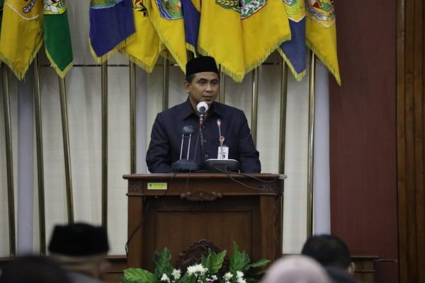 Wakil Gubernur Jawa Tengah, Taj Yasin memberikan penjelasan kepada masyarakat terkait hukum qurban pada hewan ternak yang terjangkit PMK. 