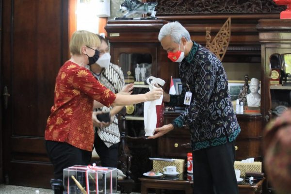 Ribuan umat Nasrani dari 58 negara di dunia bakal berkumpul di Jawa Tengah dalam acara Mennonite World Conference (MWC) ke 17. Acara tersebut rencananya akan digelar awal Juli mendatang dengan mengangkat tema "Melintas Batas".