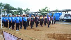 Kepolisian Resor (Polres) Blora menggelar pertandingan bola voli antar anggota di lapangan voli Polres Blora, Kamis (16/6). Diselenggarakan untuk menyambut Hari Bhayangkara Ke 76.