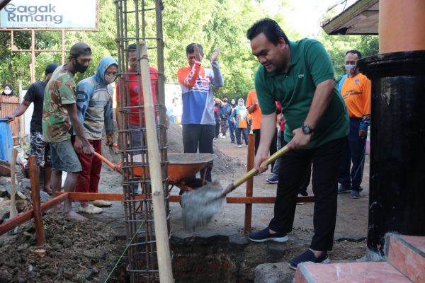 Prosesi peletakan batu pertama renovasi Gedung Lembaga Penyiaran Publik Lokal (LPPL) Gagak Rimang dilakukan pada Jumat kemarin (24/6).