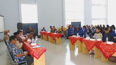 PULUHAN MAHASISWA IKUTI PELATIHAN JURNALISTIK