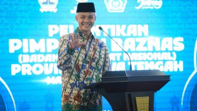 Gubernur Jawa Tengah, Ganjar Pranowo terus berupaya memangkas laju penyebaran Penyakit Mulut dan Kuku (PMK) jelang hari raya Idul Adha. Salah satu langkah yang diambil ialah dengan menggalakkan Posko Kesehatan Hewan (Poskeswan) dan jogo ternak.