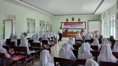 Badan Kesatuan Bangsa dan Politik (Kesbangpol) Kabupaten Blora Jawa Tengah menggandeng BNN Provinsi Jateng dan Satuan Reserse Narkoba (Satresnarkoba) Polres Blora, menggelar penyuluhan bahaya narkoba di tempat pendidikan, Senin, (25/07)