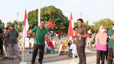 BUPATI AJAK MASYARAKAT DUKUNG GERAKAN PASANG SEPULUH JUTA BENDERA