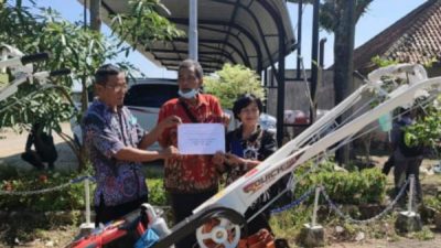 Sebanyak 18 Kelompok Tani di Kabupaten Blora mendapat bantuan Alat Mesin Pertanian (Alsintan) dari Pemerintah Kabupaten Blora melalui Dinas Pangan, Pertanian, Peternakan dan Perikanan (DP4) Kabupaten Blora.