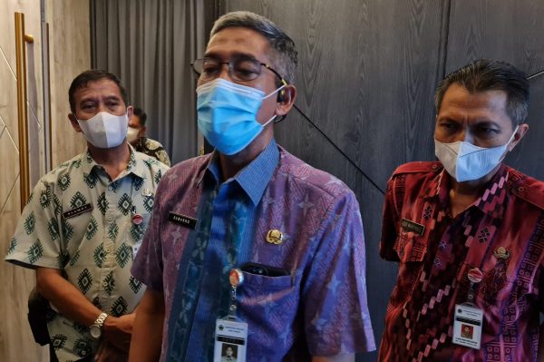 Provinsi Jawa Tengah akan kembali menerima vaksin Penyakit Mulut dan Kuku (PMK) dari Kementrian Pertanian RI, sebanyak 60 ribu dosis. Kini dalam perjalanan menuju Semarang. Jika tidak ada aral, 60 ribu dosis vaksin PMK akan datang pada Rabu (10/8) besok.
