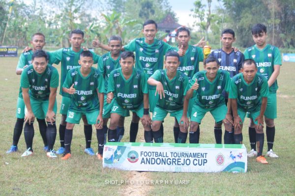 Pertandingan Football Turnamen Andongrejo Cup 2022 diawali oleh kesebelasan dari Tim Jordan FC Vs Kompak FC. Hasil akhir, Jordan FC berhasil memenangkan pertandingan dengan skor 2:1.