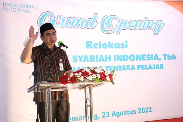 Wakil Gubernur Jawa Tengah, Taj Yasin Maimoen meminta Bank Syariah Indonesia (BSI) memberikan kemudahan akses modal kepada para pelaku UMKM di Jateng. Hal itu ditegaskannya saat membuka Grand Opening Relokasi PT Bank Syariah Indonesia (BSI) Tbk KCP Semarang Tentara Pelajar, Selasa (23/8/2022).