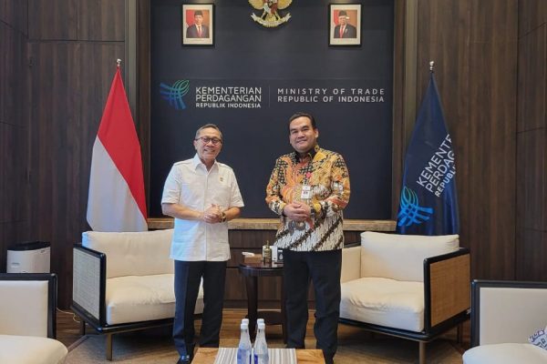 Menteri Perdagangan (Mendag) Republik Indonesia Zulkifli Hasan siap membantu Kabupaten Blora dalam upaya peningkatan produk ekspornya. Pihaknya juga siap memberikan program pendampingan dalam rangka meningkatkan mutu kualitas produk ekspor daerah.