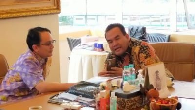 Bupati Blora Arief Rohman terus menggenjot upaya digitalisasi produk UMKM di Kabupaten Blora. Hal itu ditujukan sebagai langkah adaptasi peradaban untuk mempercepat kemajuan sektor ekonomi di daerah.