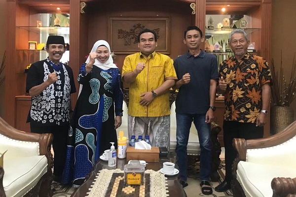 Beberapa pengurus Dewan Pimpinan Cabang (DPC) Partai Demokrat Kabupaten Blora mengadakan audiensi dengan Bupati Blora, Arief Rohman, Minggu (7/8) di Pendapa Rumah Dinas Bupati Blora.