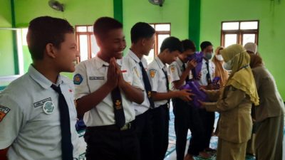 SMPN 2 BLORA GELAR ACARA SANTUNAN ANAK YATIM