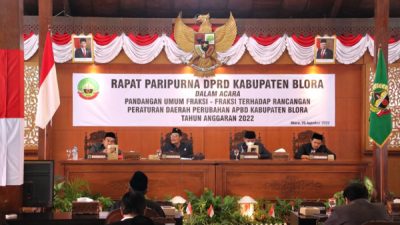 Dalam rapat paripurna Dewan Perwakilan Rakyat Daerah (DPRD) bersama Pemkab Blora, Fraksi-fraksi menyampaikan pandangan umum terhadap Rancangan Peraturan Daerah (Raperda) Perubahan Anggaran Pendapatan Belanja Daerah (APBD) Kabupaten Blora Tahun Anggaran 2022.