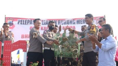 KAPOLRES BLORA LEPAS RATUSAN BURUNG DI PUNCAK SERUT